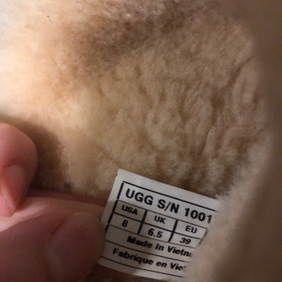 Uggs - Picture 5 of 5